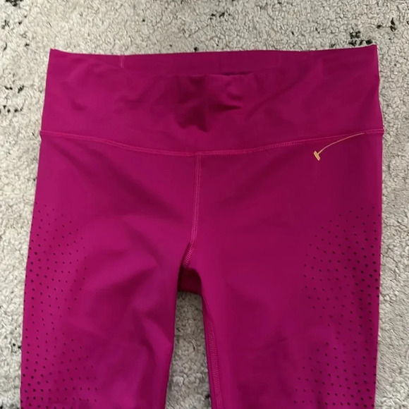 Athleta Velocity Leggings Womens XS Pink Laser Cut Mid Rise Cropped EUC - Picture 3 of 5